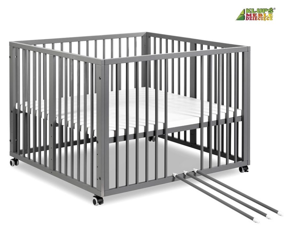 Drewniany kojec dla dziecka